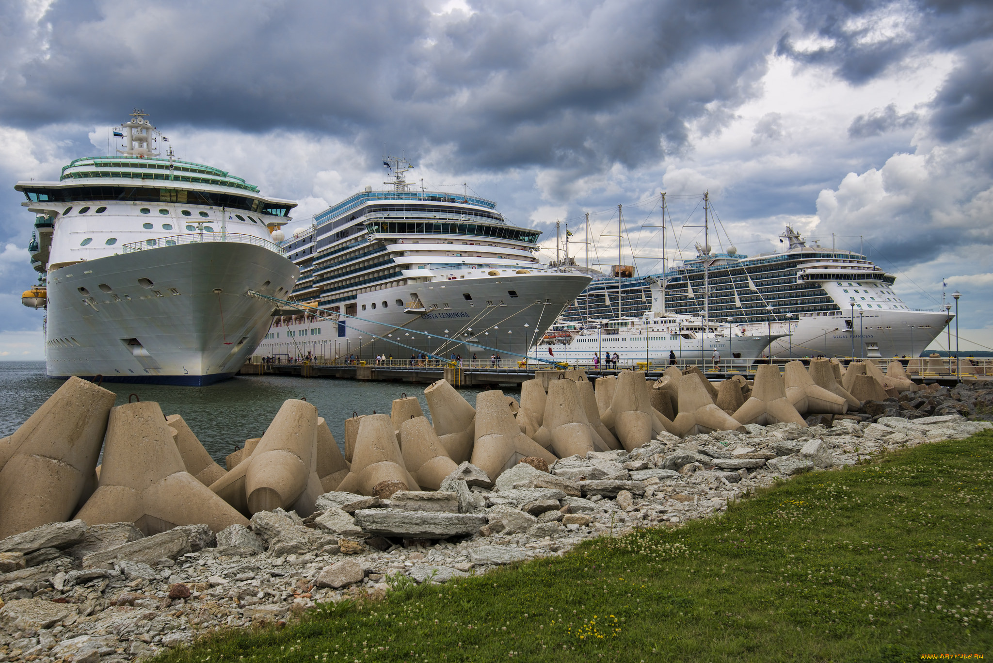 serenade of the seas,  costa luminosa,  wind surf,  regal princess, ,  ,  , , , 